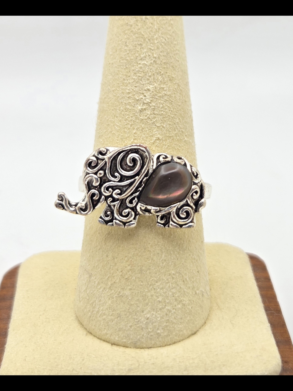 Vintage Silver Elephant Filigree Ring - Black Mother of Pearl